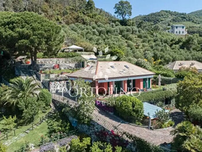 Casa con 6 locali in vendita in Via Vermestosa, Bonassola