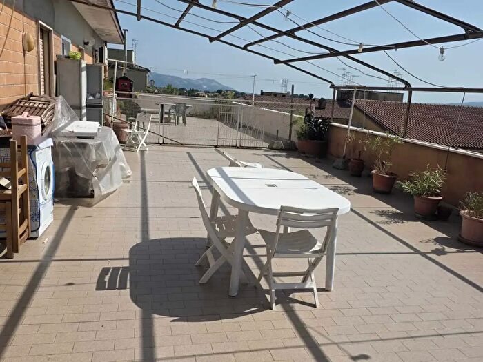 Appartamento con 6 locali in vendita in Via Filippo Bandiera, Palestrina