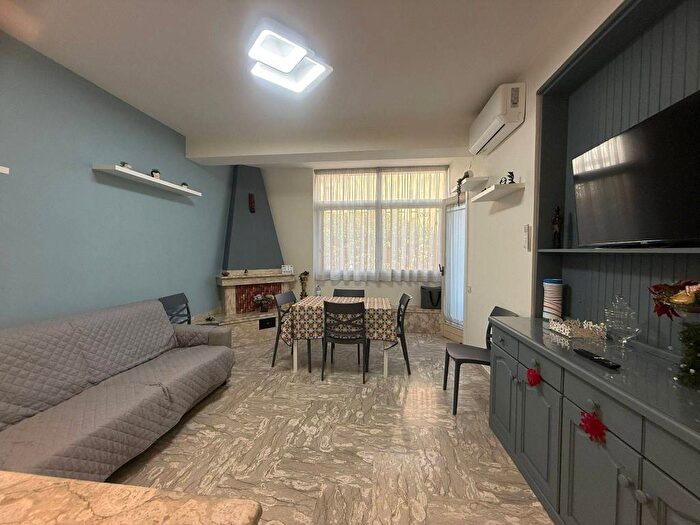 Appartamento trilocale in affitto in Via Adda, Centro, Acerra