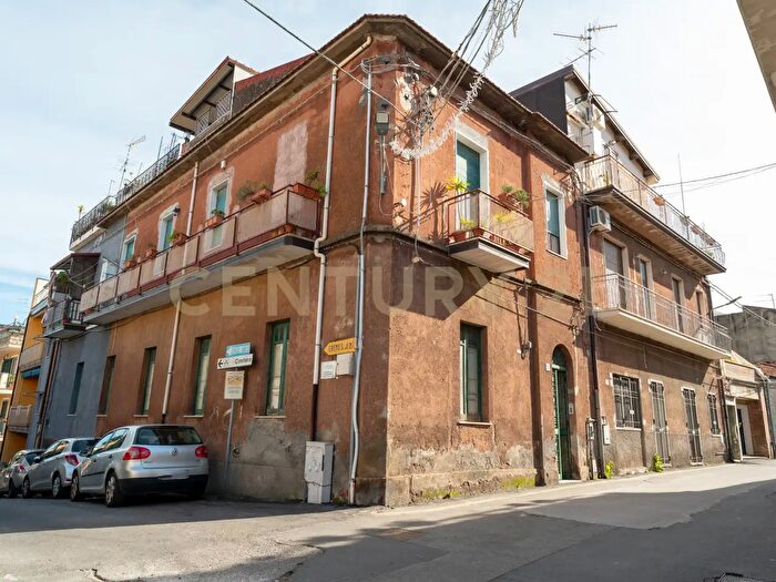 Appartamento con 6 locali in vendita in Via del Santuario, Valverde