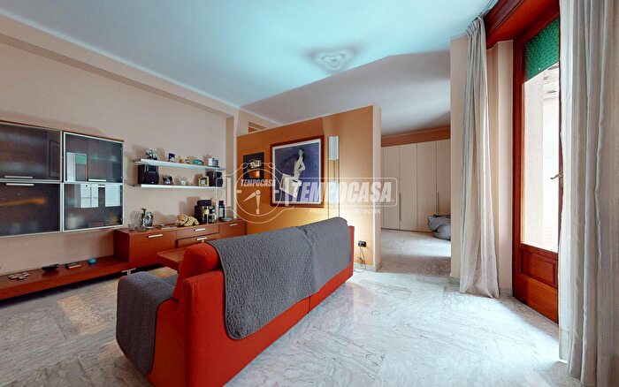 Appartamento con 6 locali in vendita in Via Lorenzo Il Magnifico, Conversano