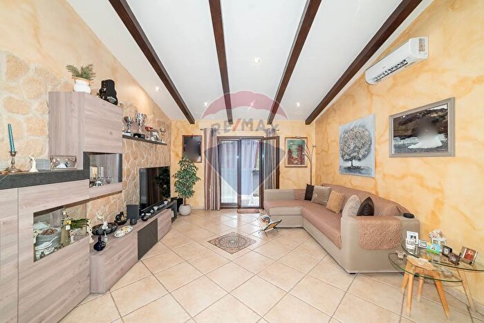 Appartamento quadrilocale in vendita in Via Salvatore Giuffrida, Mascalucia