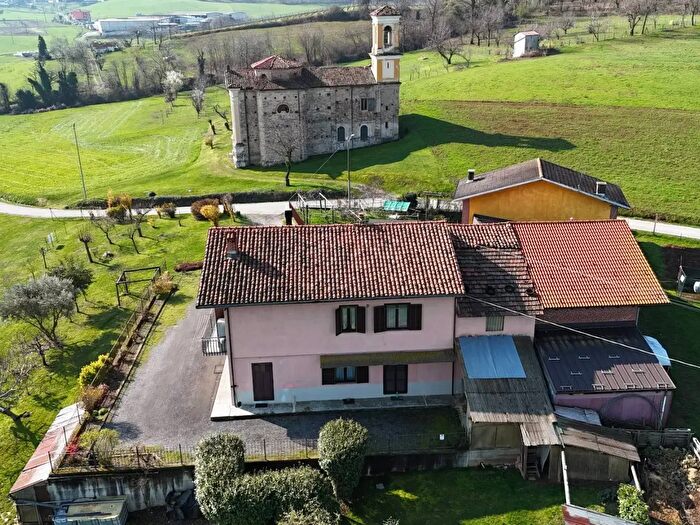 Casa con 7 locali in vendita in Strada di Castellaro, Villanova Mondovi