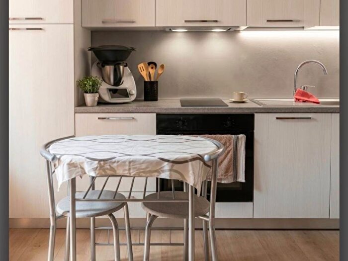 Appartamento monolocale in affitto in Via Giulio Uberti, Indipendenza, Milano