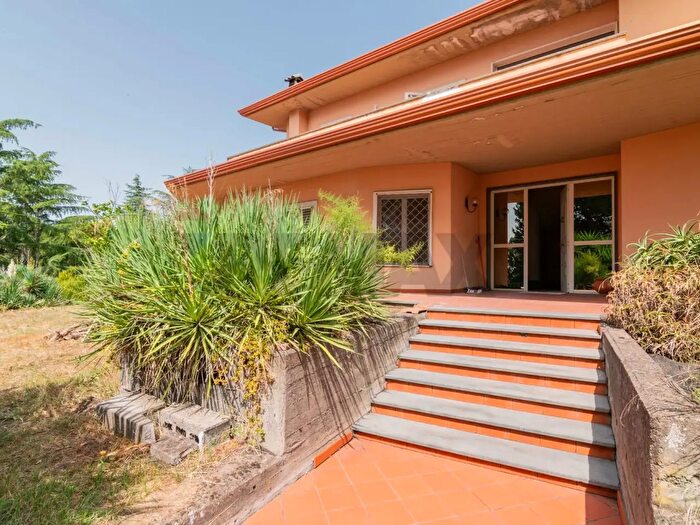 Casa con 9 locali in vendita in Vaccarini, Mascalucia