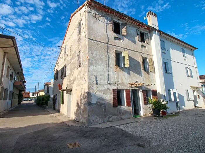 Casa con 7 locali in vendita in Mareno Di Piave