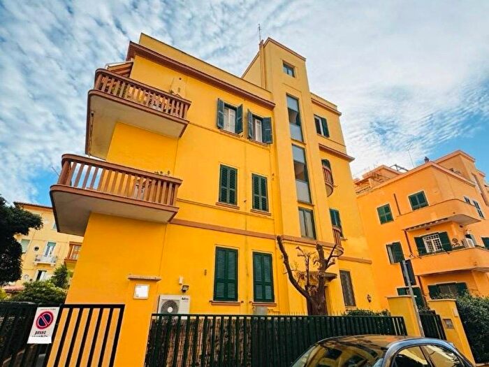 Appartamento trilocale in affitto in Via dei Lucilii, Ostia Levante, Roma