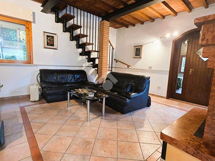 Casa quadrilocale in affitto in Via C Battisti, Centro, Roncoferraro