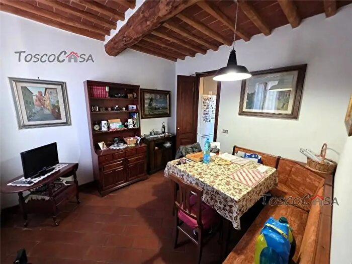 Casa con 7 locali in vendita in Fucecchio