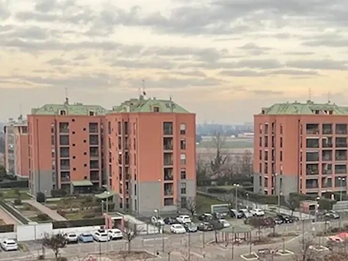 Appartamento trilocale in vendita in Via Guido Rossa, Buccinasco