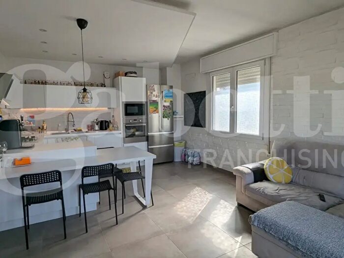 Casa con 7 locali in vendita in Porto Viro
