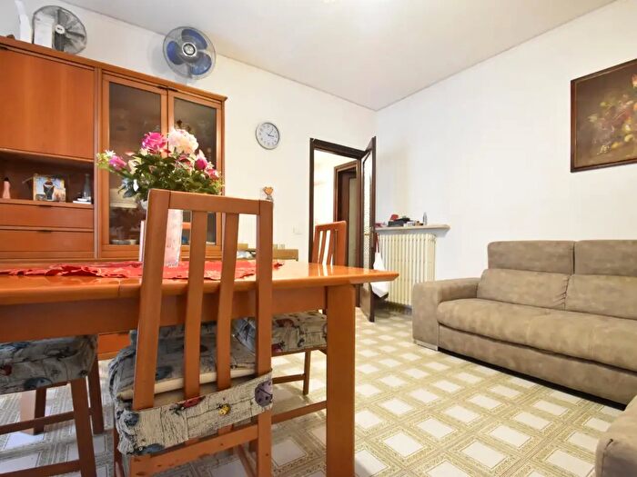 Appartamento trilocale in vendita in Via Crocifissa di Rosa, Bussolengo