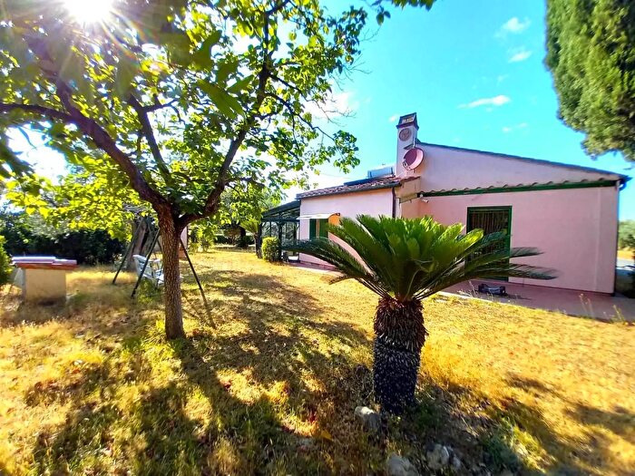 Casa con 6 locali in vendita in Castagneto Carducci