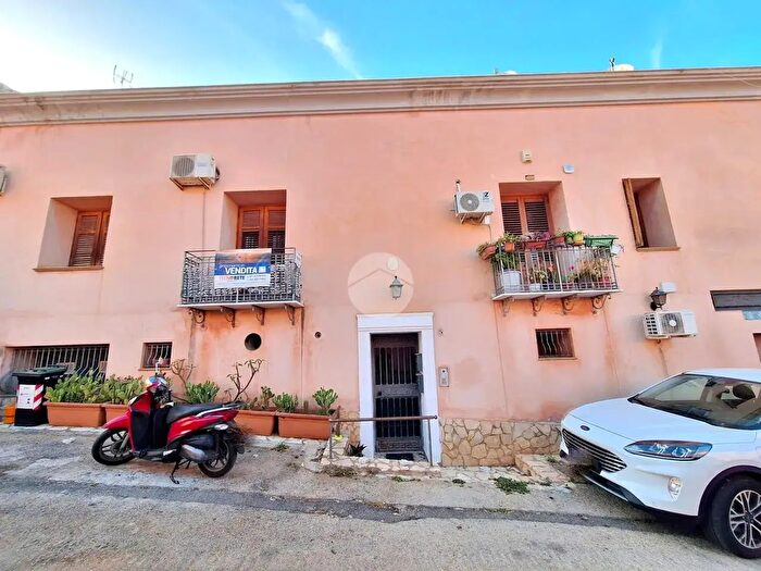 Appartamento bilocale in vendita in Via Monte Bianco, Palermo