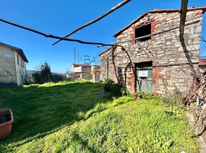 Casa trilocale in vendita in Camaiore