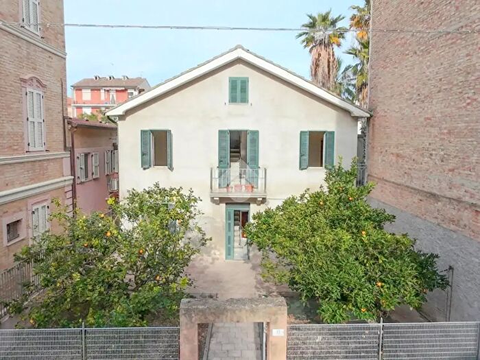 Casa quadrilocale in vendita in Via Giovanni Pascoli, San Benedetto Del Tronto