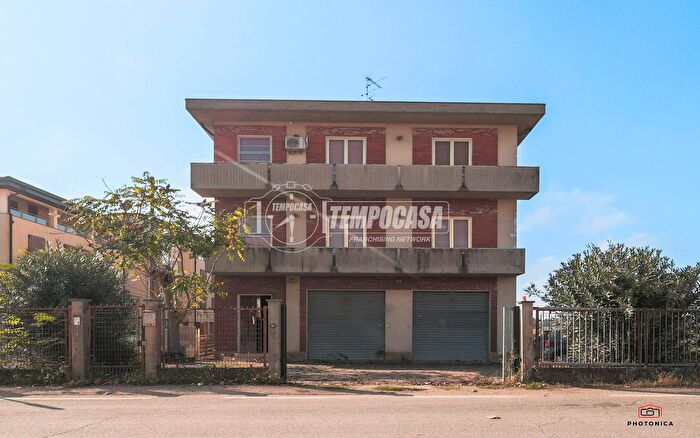 Casa con 10 locali in vendita in Via Guglielma, Conselice