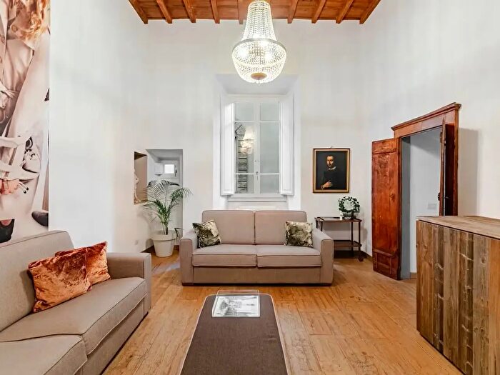 Appartamento con 5 locali in affitto in Firenze