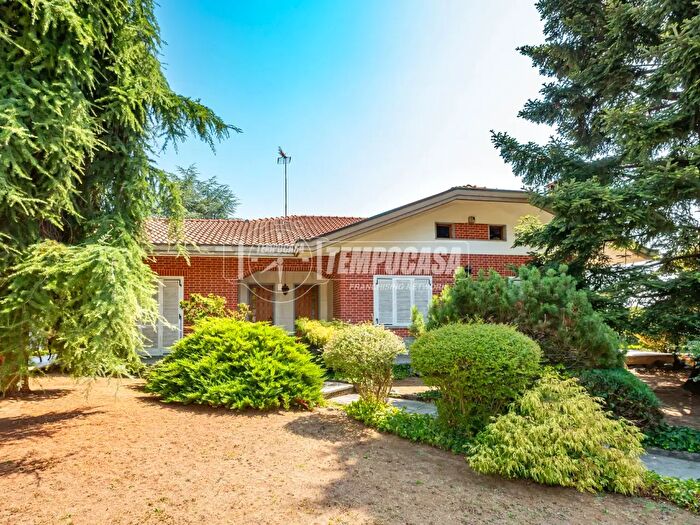 Casa con 9 locali in vendita in Via Roaschia, Chieri