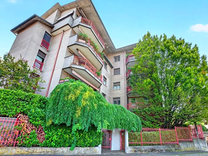 Appartamento trilocale in vendita in Viale C Battisti, Vedano Al Lambro