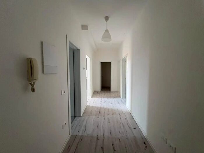 Appartamento trilocale in affitto in Firenze