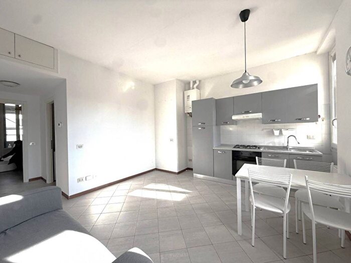 Appartamento monolocale in affitto in Viale Gian Galeazzo, Ticinese, Milano