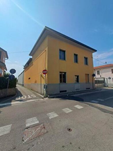 Casa con 5 locali in vendita in Via Giuseppe Garibaldi, Canegrate