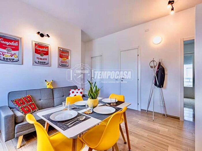 Appartamento trilocale in affitto in Via Giovanni Ameglio, Quarto Oggiaro, Milano