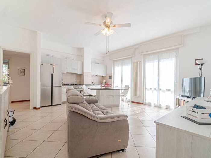 Appartamento trilocale in affitto in Via Generale Alessandro La Marmora, Centro Interno Ferrovia, Rapallo