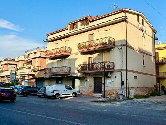 Appartamento trilocale in affitto in Via Salaria, Monterotondo Scalo, Monterotondo