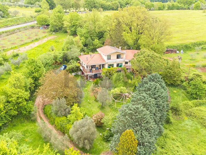 Casa con 12 locali in vendita in Via dei Laghi, Castel SantAngelo