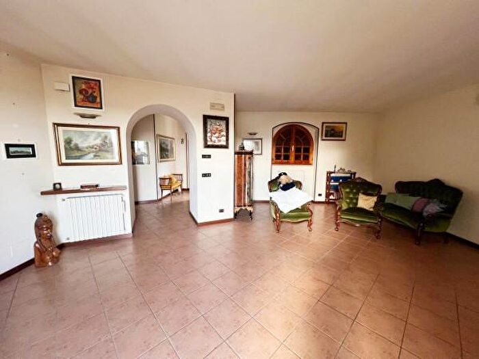 Appartamento con 6 locali in vendita in Via del Montesanto, Citerna