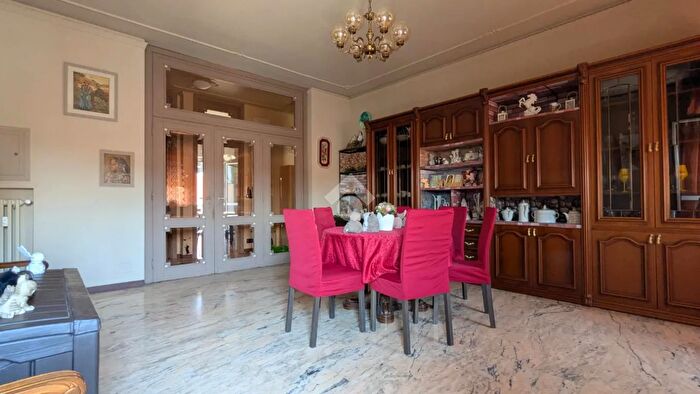 Appartamento con 6 locali in vendita in Via Porta Romana, Asti