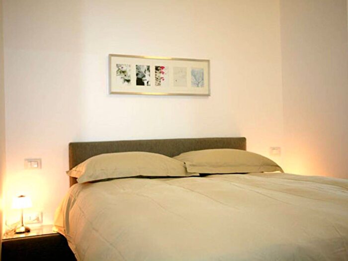 Appartamento in affitto in Via Giovanni Battista Pergolesi, Centrale, Milano