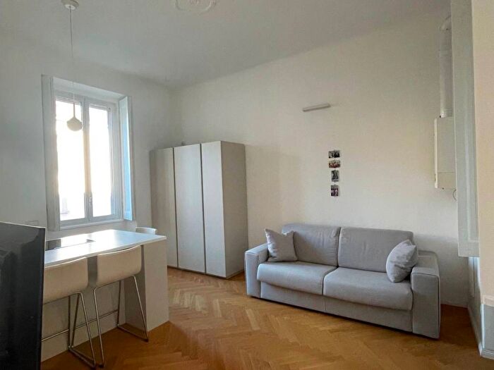 Appartamento bilocale in affitto in Via Montevideo, Solari, Milano