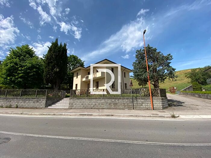 Casa con 8 locali in affitto in Cesena