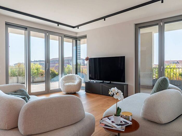 Casa con 5 locali in affitto in Via Fabio Mangone, Corso Genova, Milano