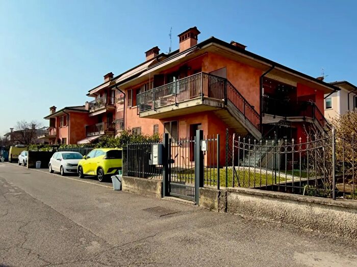 Case in Vendita e in Affitto - 3