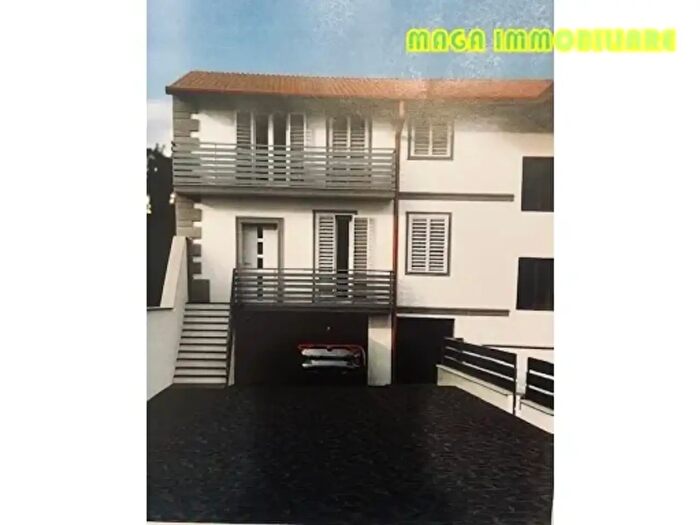 Casa con 5 locali in vendita in Signa