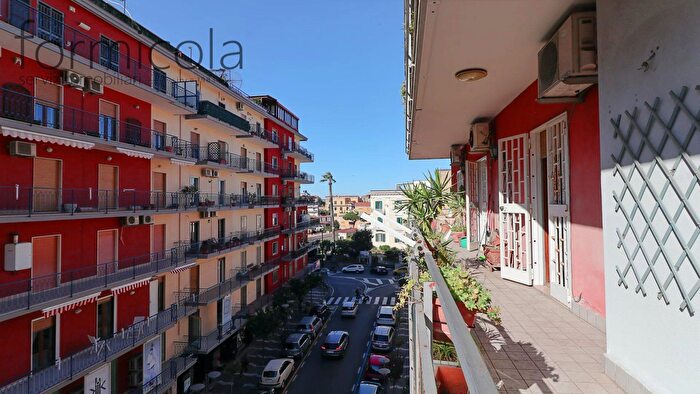 Appartamento con 5 locali in vendita in Portici