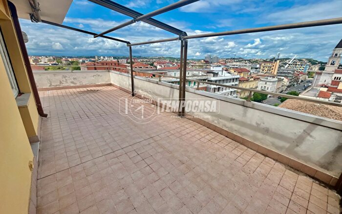 Appartamento trilocale in vendita in Viale Vittoria Colonna, Pescara