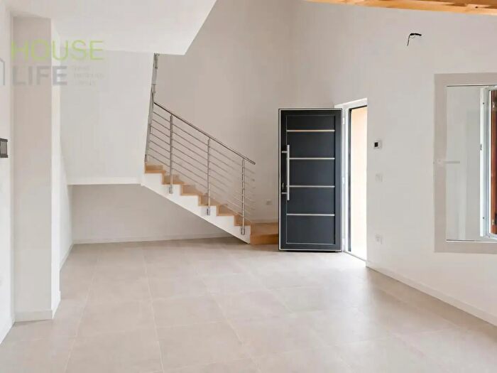 Appartamento con 5 locali in vendita in Via Faccin, Schio