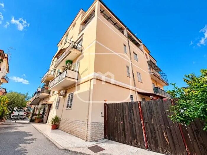 Appartamento trilocale in vendita in Via Nicola Maria Nicolai, Roma