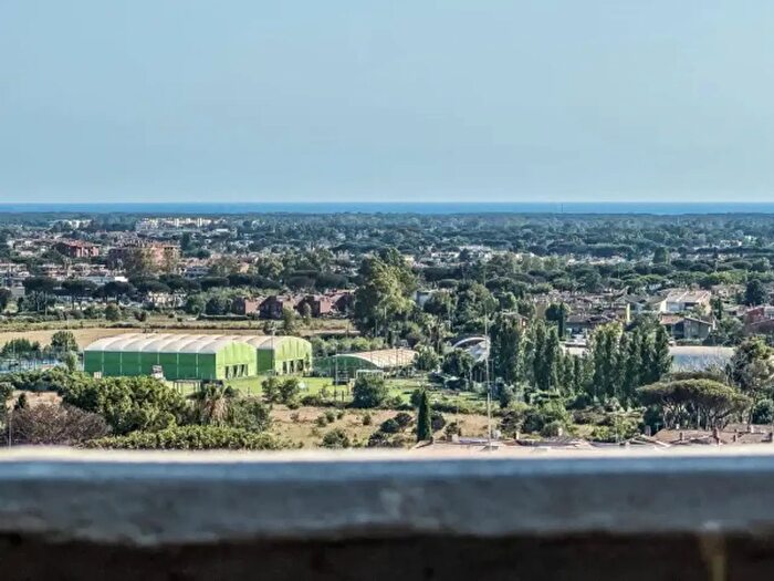 Appartamento quadrilocale in vendita in Via Simonide, Roma