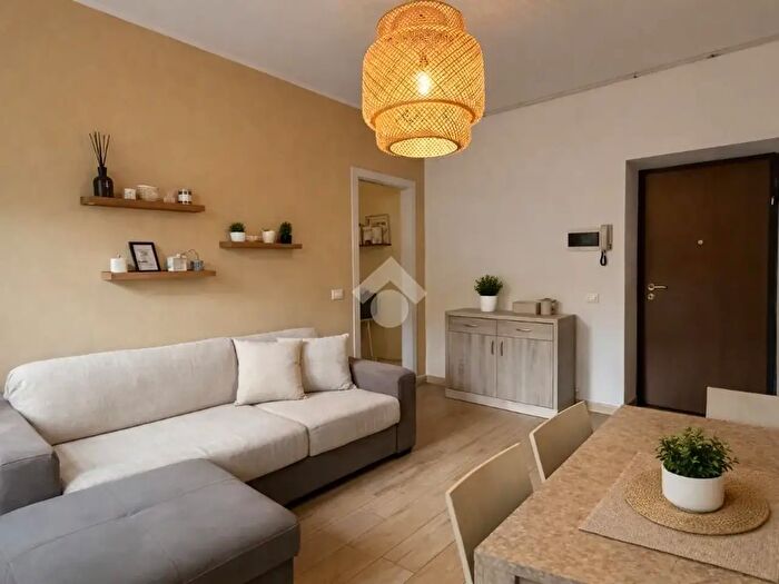 Appartamento trilocale in vendita in Via Francesco Berni, Lecco