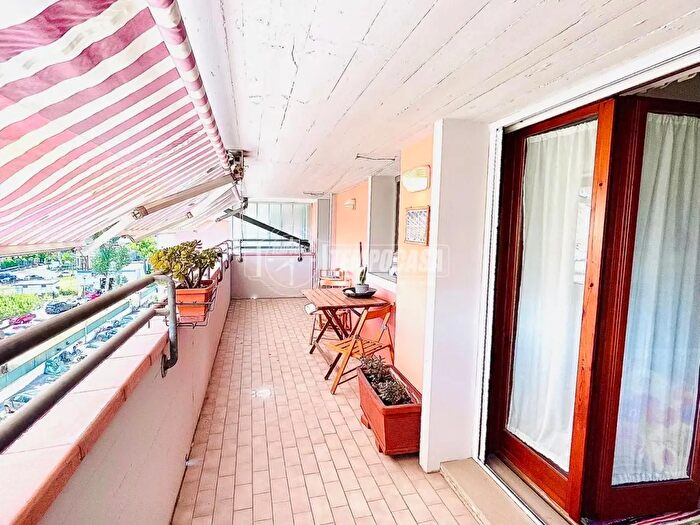 Appartamento trilocale in vendita in Via Manfredo Bertini, Viareggio