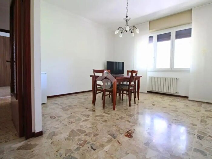 Appartamento quadrilocale in vendita in Via Nanterre, Pesaro