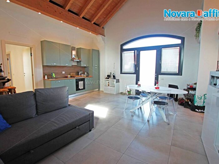 Appartamento trilocale in affitto in Via Settembre, Galliate