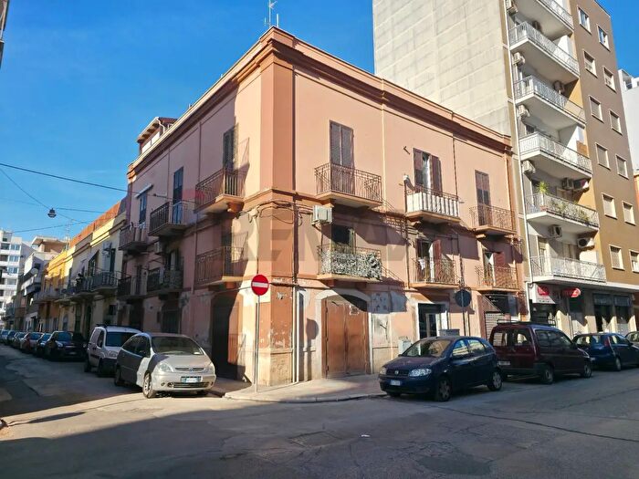 Appartamento trilocale in vendita in Via Napoli, Bari