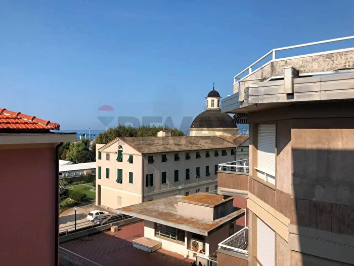 Appartamento quadrilocale in affitto in Chiavari